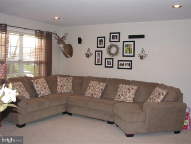 112 Westminster Ct, Harleysville, PA 19438 - photo 4