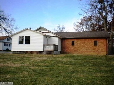 1516 E Fairfield Rd, High Point, NC 27263 - photo 2