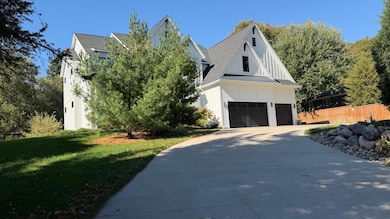 4040 Tonkawood Rd, Minnetonka, MN 55345 - photo 3