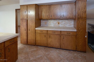 kitchen butler's pantry