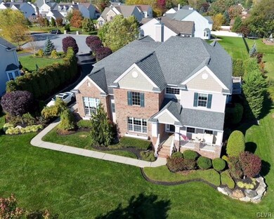 895 Garden Ct, Easton, PA 18040 - photo 2