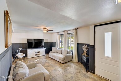 7-web-or-mls-W Zoe Ella Way-007