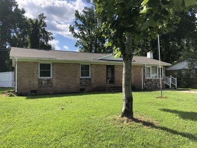 304 Lakewood Dr, Jacksonville, NC 28546 - photo 2