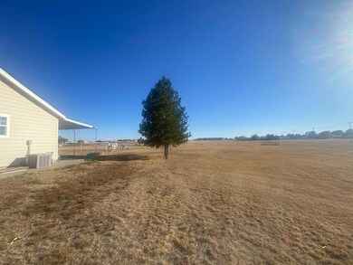 701 E 6th St, Hugoton, KS 67951 - photo 4