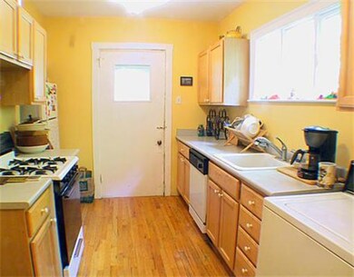 17 Lawrence St unit 1, Cambridge, MA 02139 - photo 5