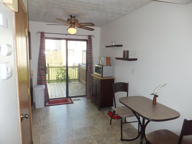 7 Eating area 1701
