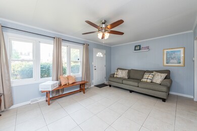 935 N Jackson St, Waukegan, IL 60085 - photo 5