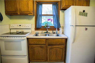 6512 School St, Windsor Heights, IA 50324 - photo 4