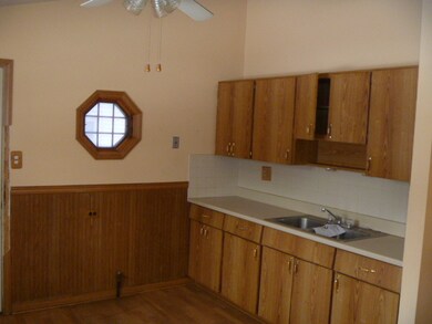 147 Sioux Ave, Carpentersville, IL 60110 - photo 5