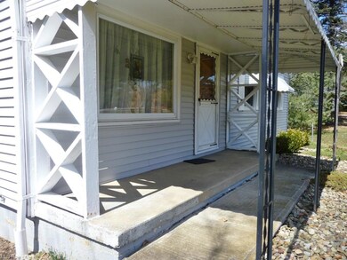 695 N Chillicothe Rd, Aurora, OH 44202 - photo 2