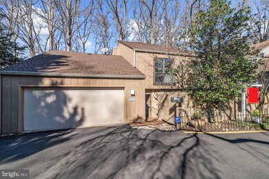 12108 Quorn Ln, Reston, VA 20191 - photo 3