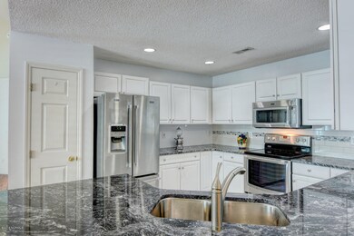 646 Sloop Pointe Ln Kure Beach-large-006