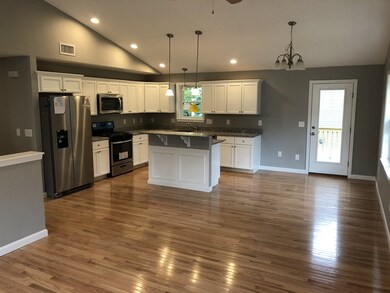 172 Gates Ln, Worcester, MA 01603 - photo 4