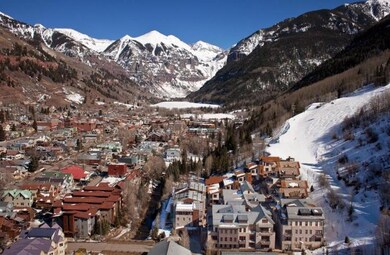 E52 Ski Slope View