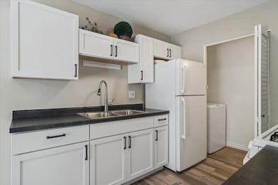 1850 Jamestown Cir unit 392, Hoffman Estates, IL 60169 - photo 4