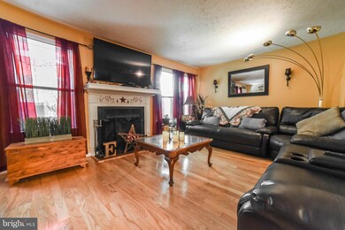 23368 Black Oak Ct, California, MD 20619 - photo 2