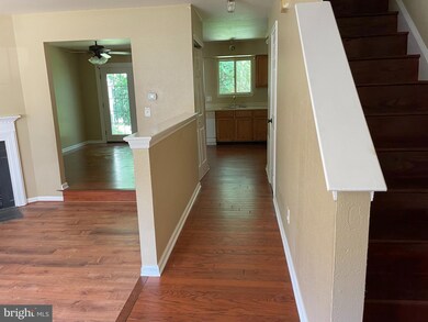 304 Pellinore Ct, Mantua, NJ 08051 - photo 2