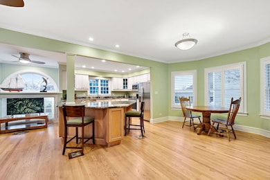 317 N Oak St, Elmhurst, IL 60126 - photo 5