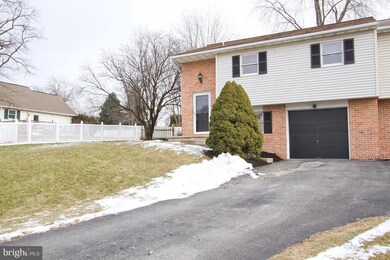 4 Sycamore Cir, Stevens, PA 17578 - photo 2