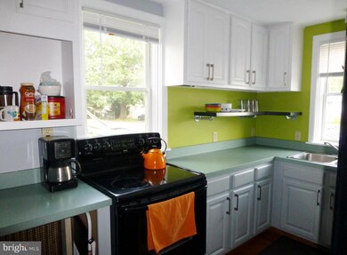 534 E Main St, New Holland, PA 17557 - photo 2