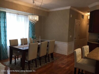 23 Van NAme Dining room
