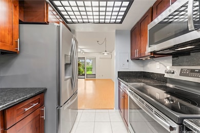 98-1747 Kaahumanu St unit 39B, Aiea, HI 96701 - photo 7