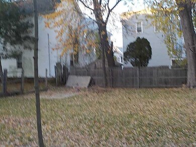 576 Bernon St, Woonsocket, RI 02895 - photo 4