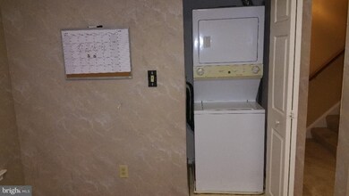 4133 Applegate Ct, Suitland, MD 20746 - photo 3