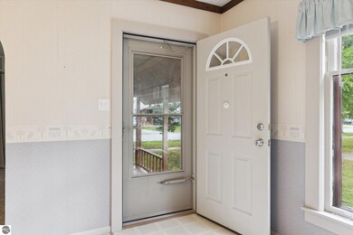 131 Moyer Ave, Alma, MI 48801 - photo 3