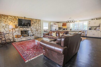 Living room 1