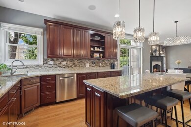 334 N Highland Ave, Elmhurst, IL 60126 - photo 7