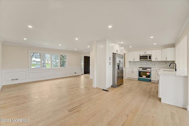 154 Riveredge Rd, Tinton Falls, NJ 07724 - photo 6