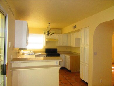 400 Brill Cir, Horizon City, TX 79928 - photo 6