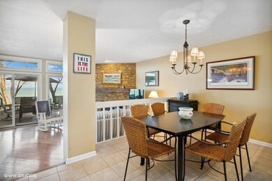 04_1501WWaterSt_Unit42_2_DiningRoom_LowR
