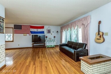 3609 Bel Aire Rd, Des Moines, IA 50310 - photo 4