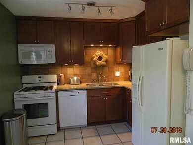 2924 High Point Dr, Davenport, IA 52806 - photo 3