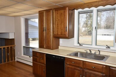 1008 Fairlane Rd, Schenectady, NY 12306 - photo 7