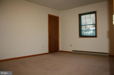 222 N Washington St unit 7, Berkeley Springs, WV 25411 - photo 3