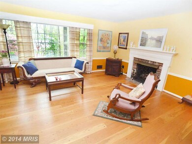 9103 Santayana Dr, Fairfax, VA 22031 - photo 3