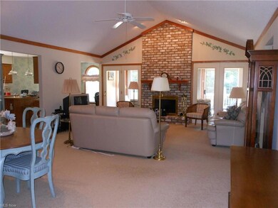 Looking from the Foyer into the Great Room/Din Roo