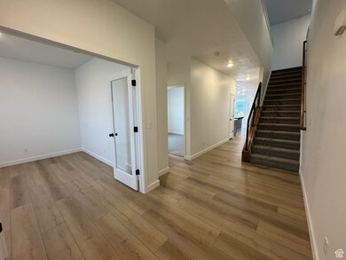 1004 W Motor Vu Dr unit 213, Riverdale, UT 84405 - photo 6