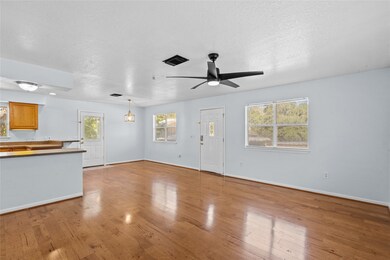 336 Reppert St unit A, Bacliff, TX 77518 - photo 4