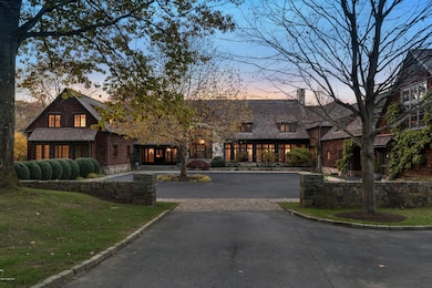 200 Guards Rd, Greenwich, CT 06831 - photo 4