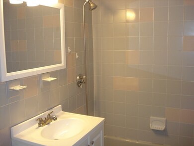 41 Warren St unit 2-2, Waltham, MA 02453 - photo 7