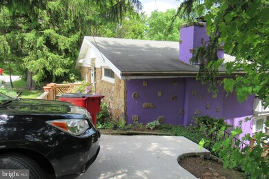 147 Tower Cir, Berkeley Springs, WV 25411 - photo 2