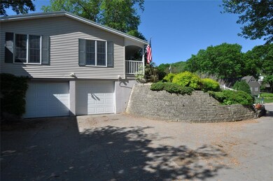 324 Indiandale Rd SE, Cedar Rapids, IA 52403 - photo 4