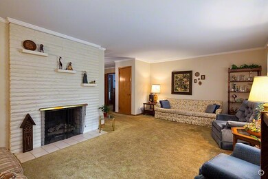 2092_chardon_living