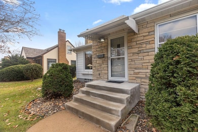 2908 30th Ave NE, Saint Anthony, MN 55418 - photo 2