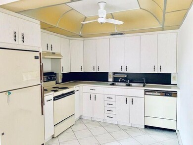 2091 Yarmouth E unit 2091, Boca Raton, FL 33434 - photo 2