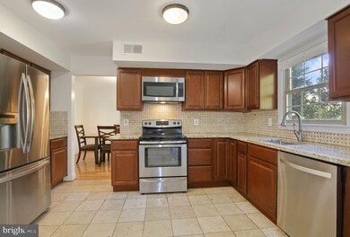 9936 Rand Dr, Burke, VA 22015 - photo 6